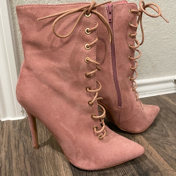 Mauve ankle boot - Picture 1 of 4